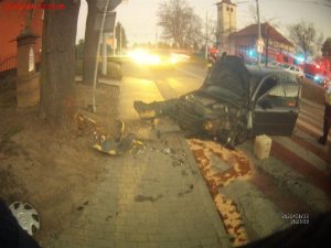 Brno Police Help Elderly Man Trapped In A Car After An Accident